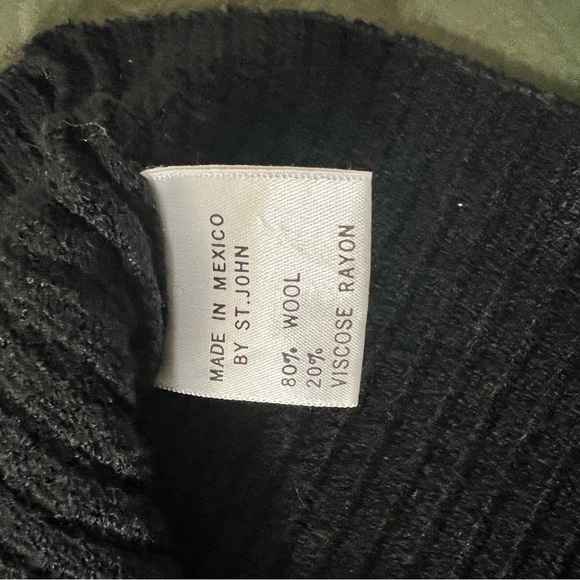 St. John Sport Essentials by Marie Gray Vintage Turtleneck – Size L - Picture 3 of 8